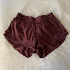 Lululemon Hotty Hot LR Short 2.5”